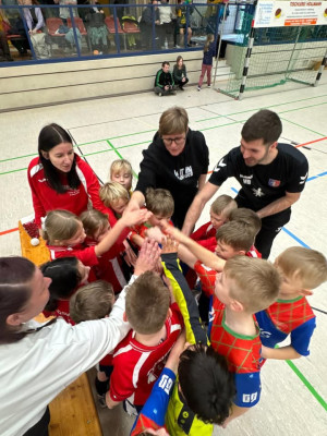 💙❤️Turnier in Bad Belzig 💙❤️

Mit unseren Jahrgängen 2018 und 2019/20 waren wir heute zum Miniturnier in Bad Belzig! Die Mädchen und Jungs haben ein tolles Turnier gespielt. Beide Mannschaften haben eine tolle Leistung gezeigt. Die Organisation und die Verpflegung war spitze. Sogar technische Schwierigkeiten konnten wir überwinden🤾‍♀️😅